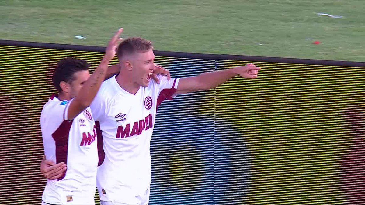 El arranque de Orlando Gill 🇵🇾 (25) en la Liga 🇦🇷 no ha sido el mejor, recibió 03 ⚽ ante #Lanus y a mí parecer en este tanto deja en evidencia que le cuesta salir. Su equipo, #SanLorenzl cayó 3-2 en la primera fecha.