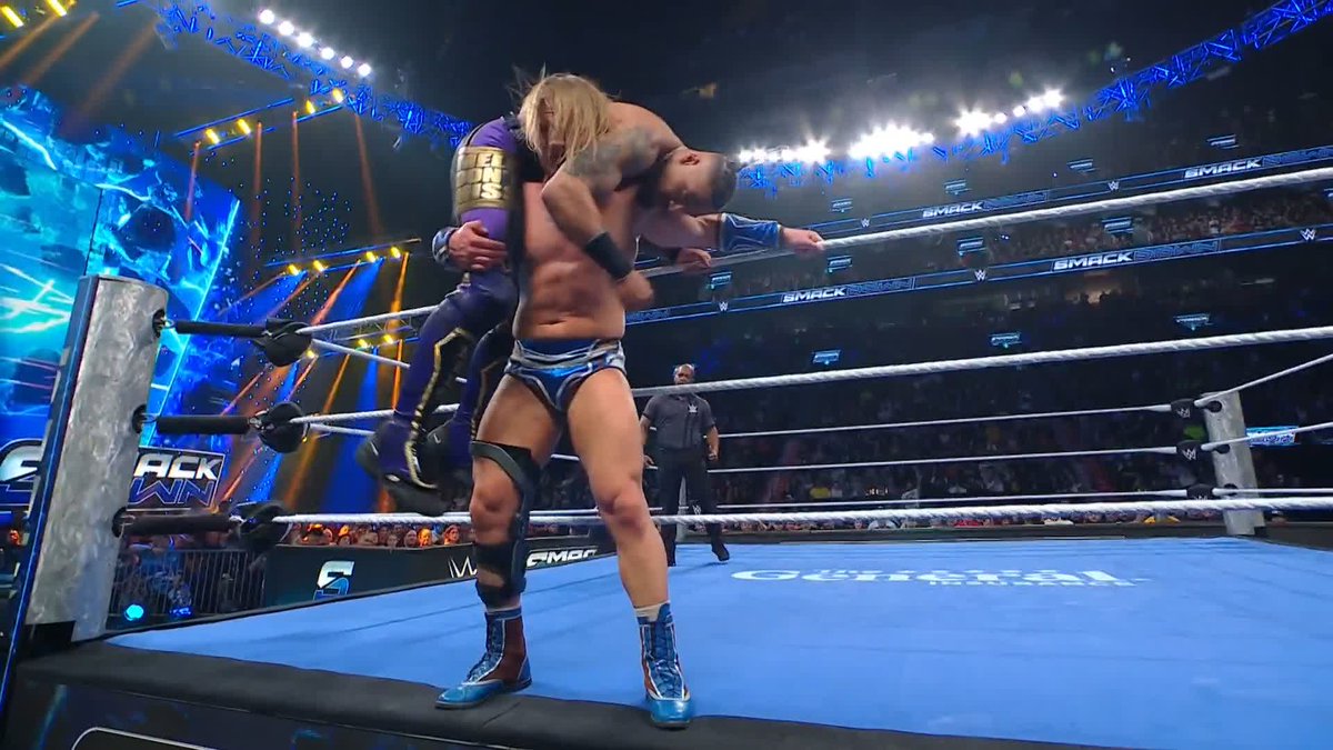 "This is SO much fun" 😂 Carmelo Hayes can't believe what he's hearing from Dragunov!
