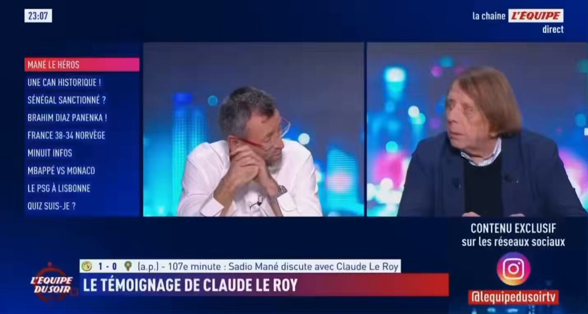 ⭕️⚽️ Une question légitime se pose : que faisait #Claude_LeRoy sur la pelouse ? 📍 Pourquoi a-t-il quitté les tribunes pour aller s’adresser à #Sadio_Mané ? 📍 Comment un ancien entraîneur français a-t-il pu accéder au terrain, se faufiler entre les joueurs et intervenir dans un moment aussi sensible du match ? 📍 Plus troublant encore, il l’a lui-même reconnu : “Ils m’ont laissé passer.” 📍 Qui sont ils ? Et sur quelle base une telle permission a-t-elle été accordée ? Ces éléments soulèvent de sérieuses interrogations, d’autant plus que certains propos relayés par la chaîne L'Équipe et par #Gregory_Schneider laissent transparaître une légèreté, voire un parti pris inquiétant, lorsqu’on affirme que « le Maroc veut cette Coupe, autant la lui donner ». 📍 Pourquoi autant de commentaires orientés, de propagande implicite, de diffamation et de fake news autour du #Maroc ?