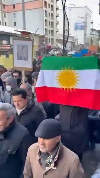 #VİDEO- Hakkari'nin Yüksekova ilçesinde Rojava'ya destek için gösteri düzenlendi 🎥İmad Taş-Rûdaw