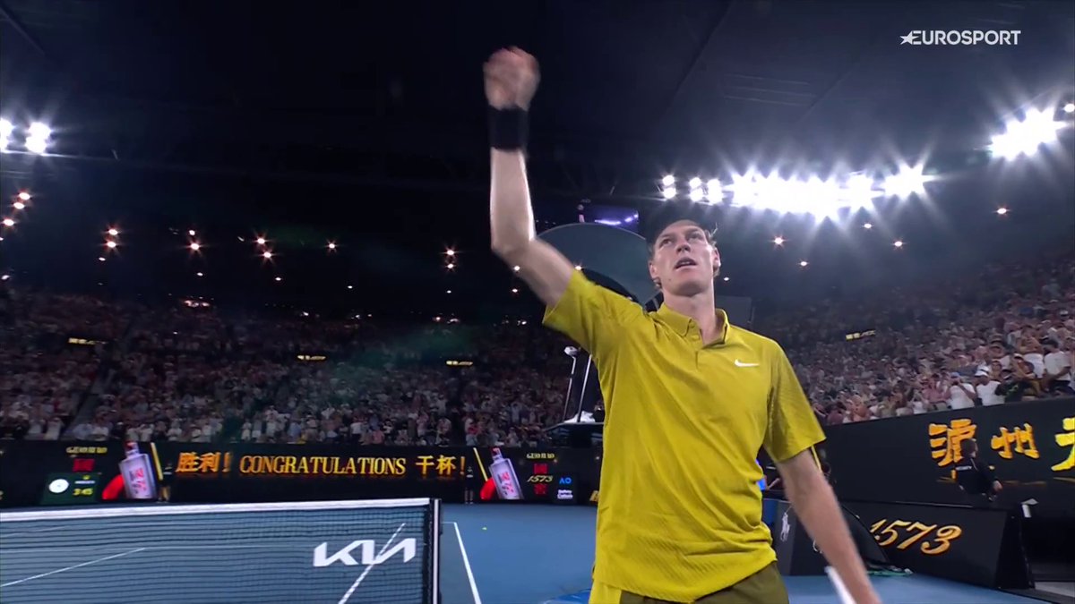 Nonostante il caldo. Nonostante i crampi. Nonostante il primo set perso. SINNER SI PRENDE GLI OTTAVI DI FINALE DEGLI AUSTRALIAN OPEN ❤️‍🩹🧠🦊 #EurosportTennis #AusOpen #AO2026