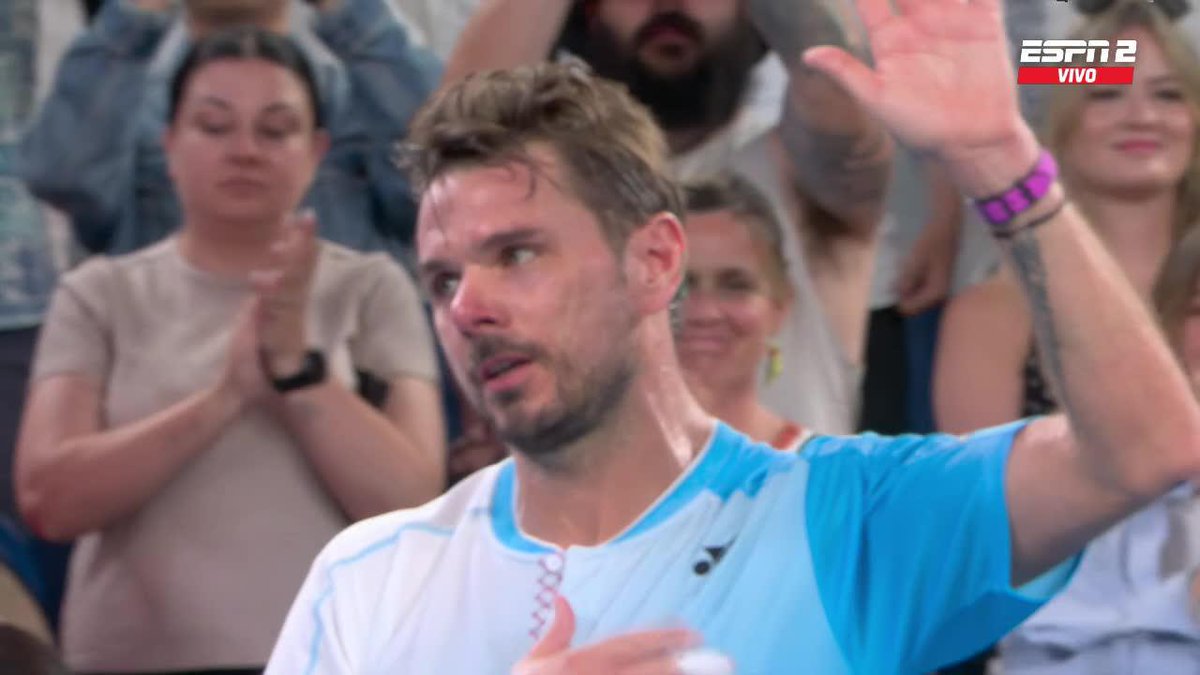 Merecida ovación a Stan Wawrinka en Australia. 🙌😍 📺 Mirá el #AO26 en el Plan Premium de Disney Plus.