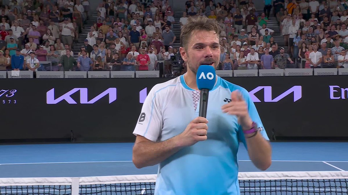 Stan Wawrinka pulls a Stone Cold Steve Austin and pulls out a beer during his last Australian Open What a legend 😭😭😭😭😭😭