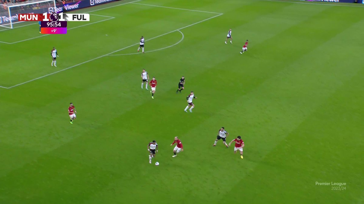 The control and the finish from Alex Iwobi. 🔥🤭 Only Messi and Ronaldo can score this kind of Goal.