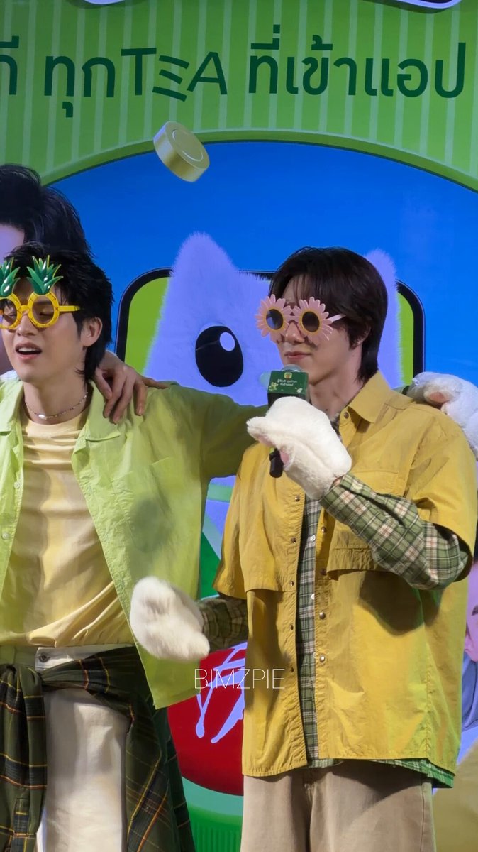 พี่กจ: นานิ(ทำท่า)ผิด นานิ: หน่านิ้ผิดอารายยยย สกาย: แงร่ะะะ น่ารักใจจะแตก y y💔 OISHICLUB ON TOUR X SKYNANI #OishiClubxSkyNani #SkyNani #สกายนานิ