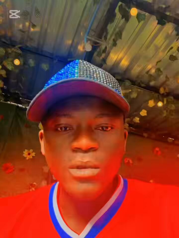 “Anytime Zlatan needs clout or his clothes aren’t selling, he drags me. Must Zlatan talk about me every time? I have more endorsement deals than him. I’m older than Zlatan Ibile. I started my career in Abuja, where did he start his own?” — Portable comes for Zlatan Ibile again.