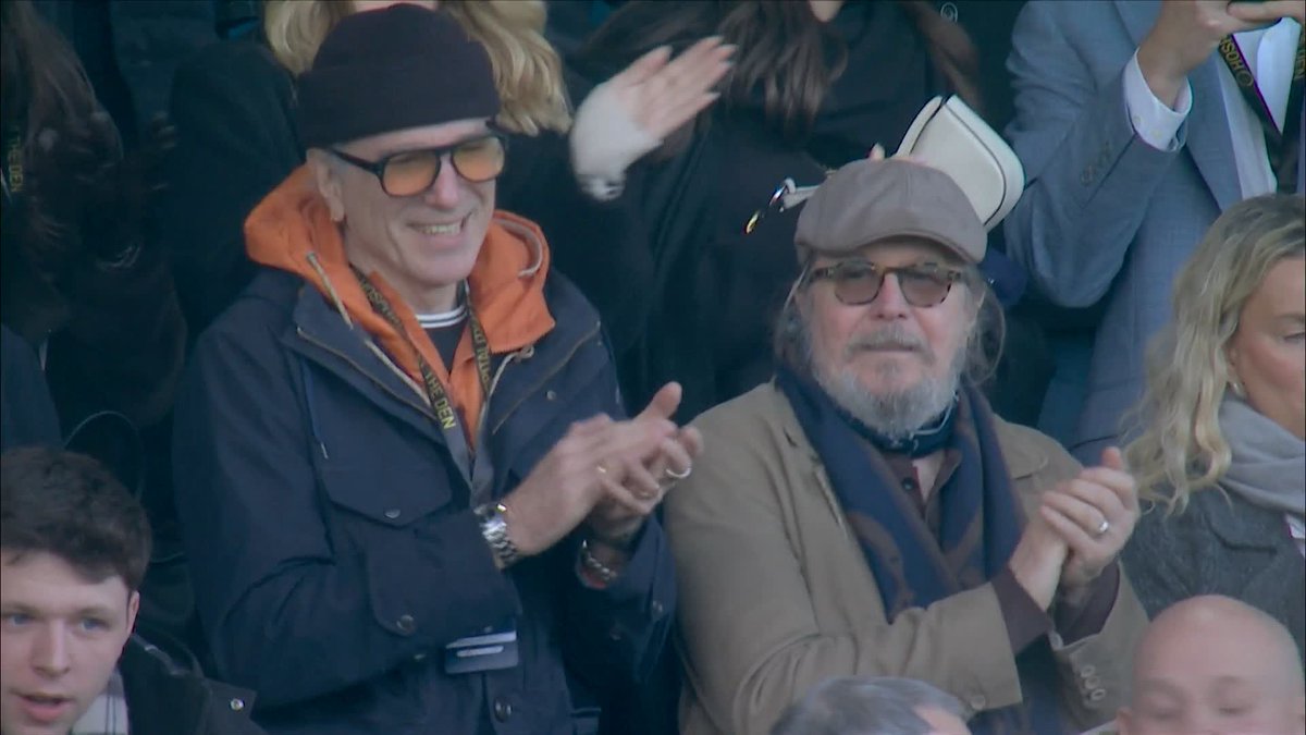 "A grand occasion with acting royalty" Millwall and Charlton take to the pitch in an anticipated London derby, with Gary Oldman and Daniel Day Lewis watching on from the stands 🌟