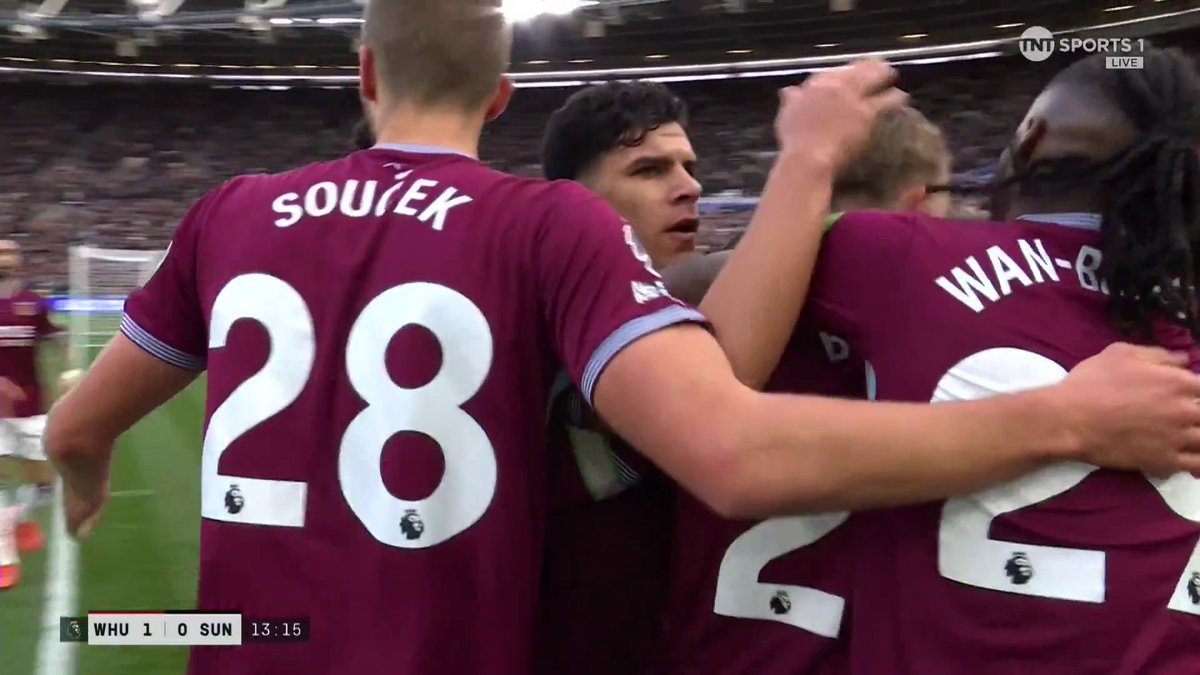 Crysencio Summerville thumps in the opener for West Ham inside 15 minutes 🔥 📺 TNT Sports & discovery+ UK