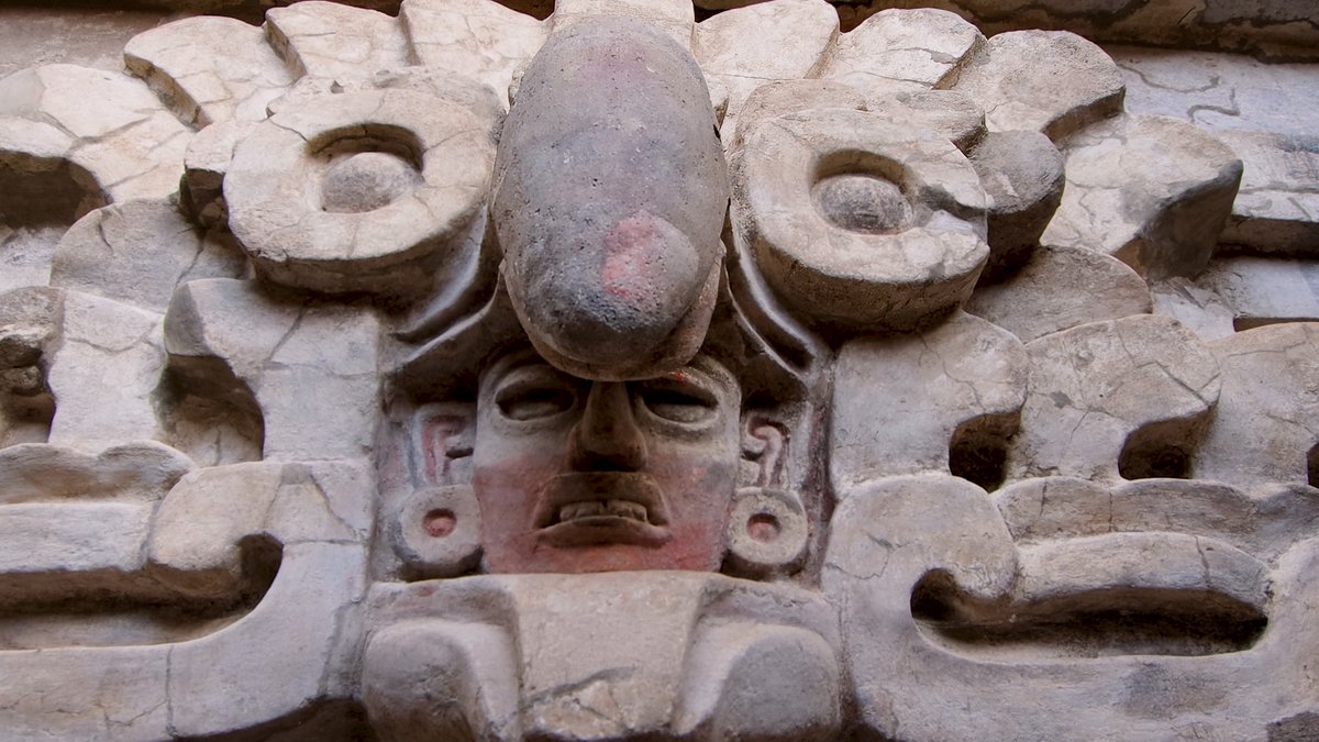 Estamos muy orgullosos del hallazgo arqueológico más relevante de la última década en nuestro país. Se trata de una tumba zapoteca de los Valles Centrales de Oaxaca, municipio de San Pablo Huitzo; pertenece al periodo Clásico tardío, en el año 600 de nuestra era. Esto es la grandeza de México.