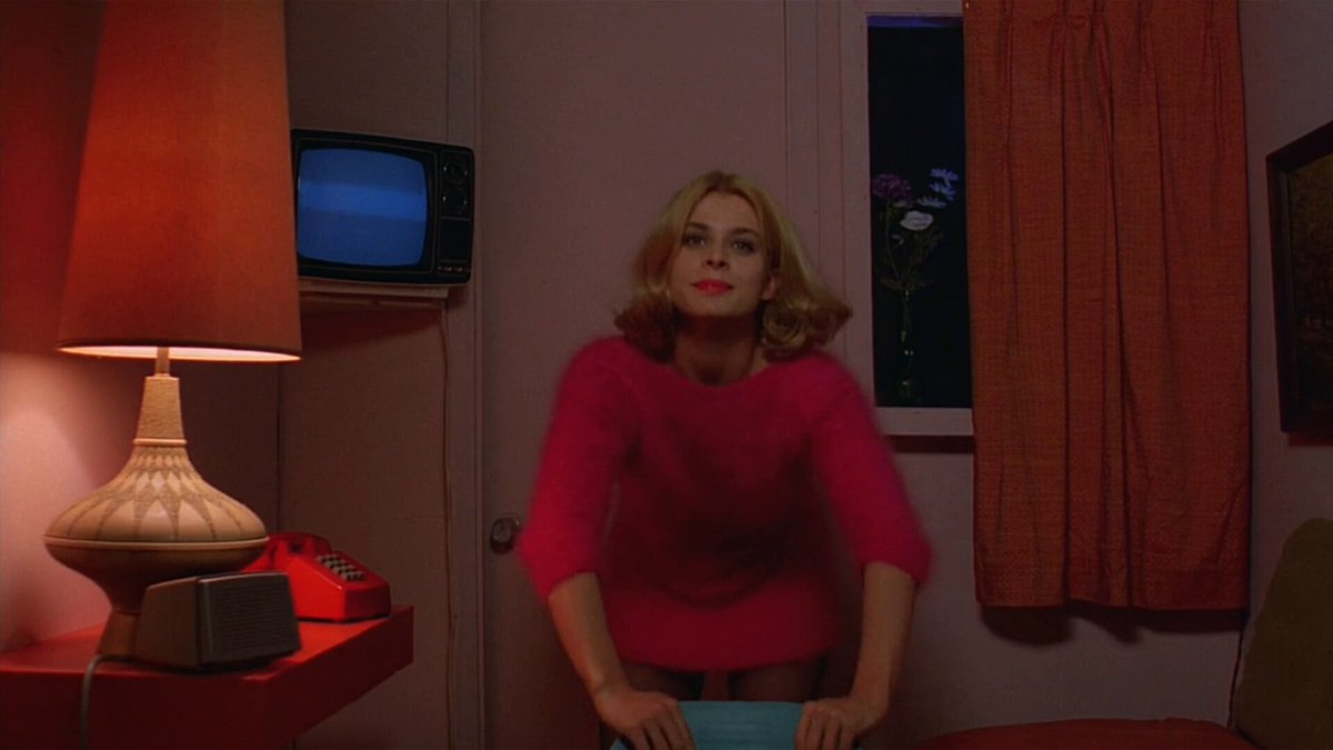 On Nastassja Kinski’s birthday 🌹 here’s a moment we love from Wim Wenders's 'Paris, Texas' (1984): one of the film’s most beautiful and powerful scenes, when she reconnects with Harry Dean Stanton through the glass.