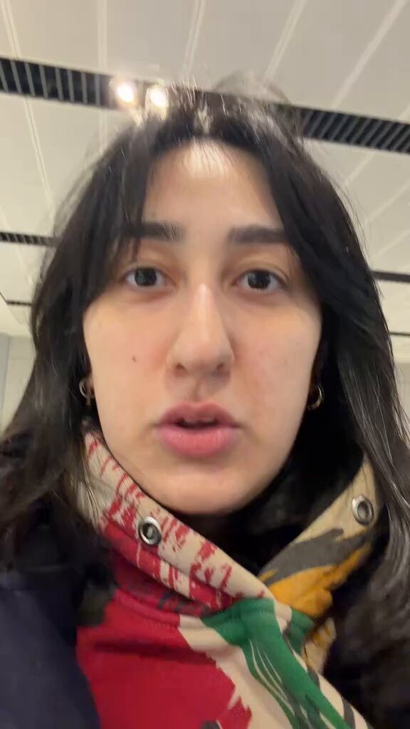 Havalimanında bir çay ve poğaçaya 700 TL veren kadın: "Havalimanında çalışan insanlar yemek işini nasıl hallediyor? Sürekli bu paraları veremezler!"