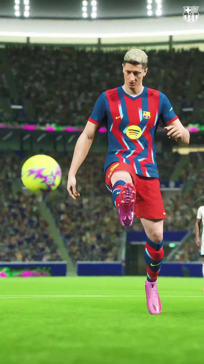 Un toque. Un remate. Lewandowski. 🎮 eFootball