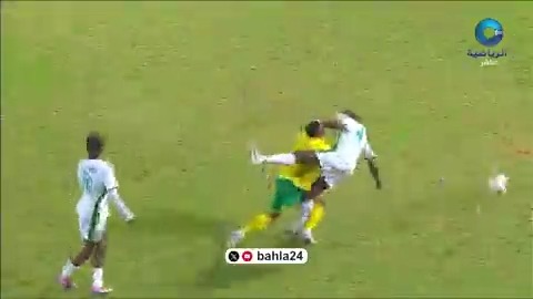 |🎦||🎦| 🎥 لقطة ما حدث بين لاعب نادي النهضة ثاني الرشيدي ولاعب نادي السيب أحمد الخميسي في نهاية المباراة في الجولة الحادية عشر من #دوري_جندال 2025-2026م تستدعي البطاقة الحمراء bahla24 |🎦||🎦| #السيب_النهضة