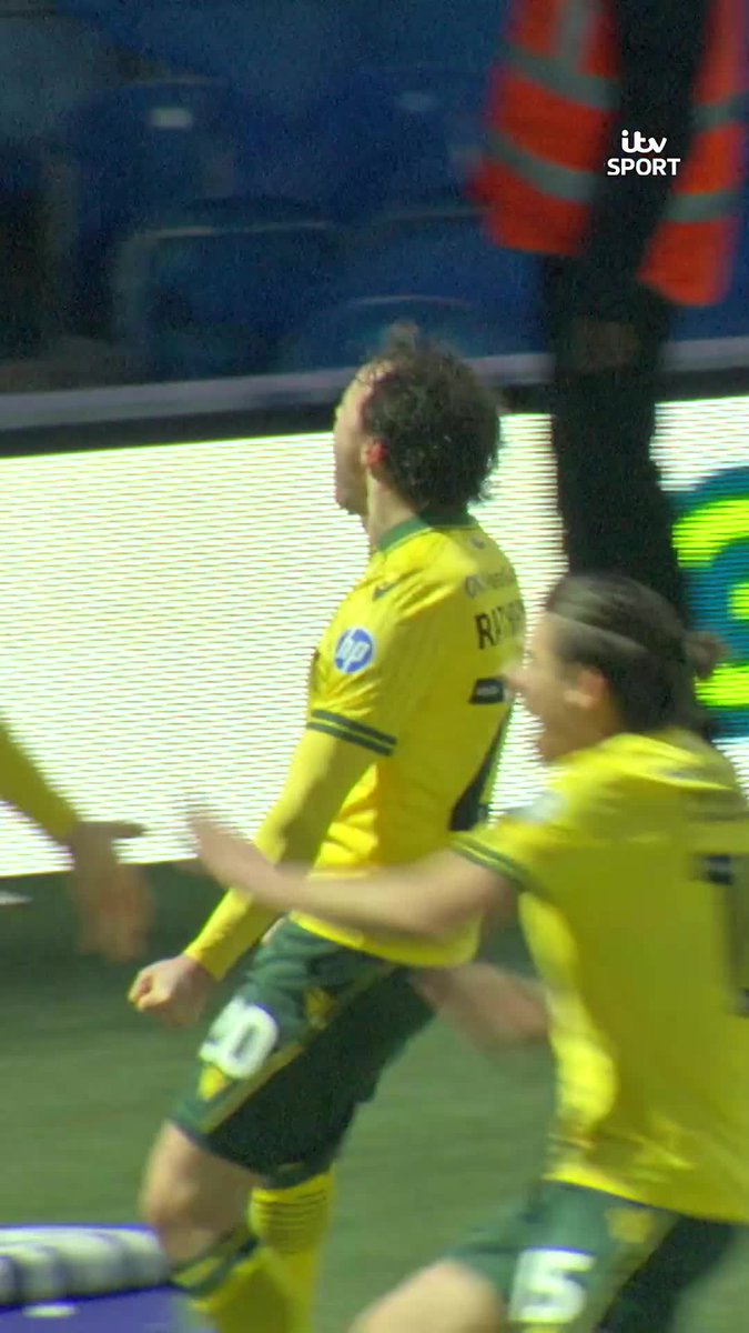 OLLIE RATHBONE DID THIS IN THE 94TH MINUTE! 😱 Wrexham scored twice in stoppage time to comeback against QPR and move into the Championship playoff places Wrexham AFC | EFL