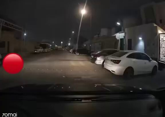 كرجل مسلم بالغ عاقل مصان الكرامة تحط نفسك بمواقف الخزي والذل ليه