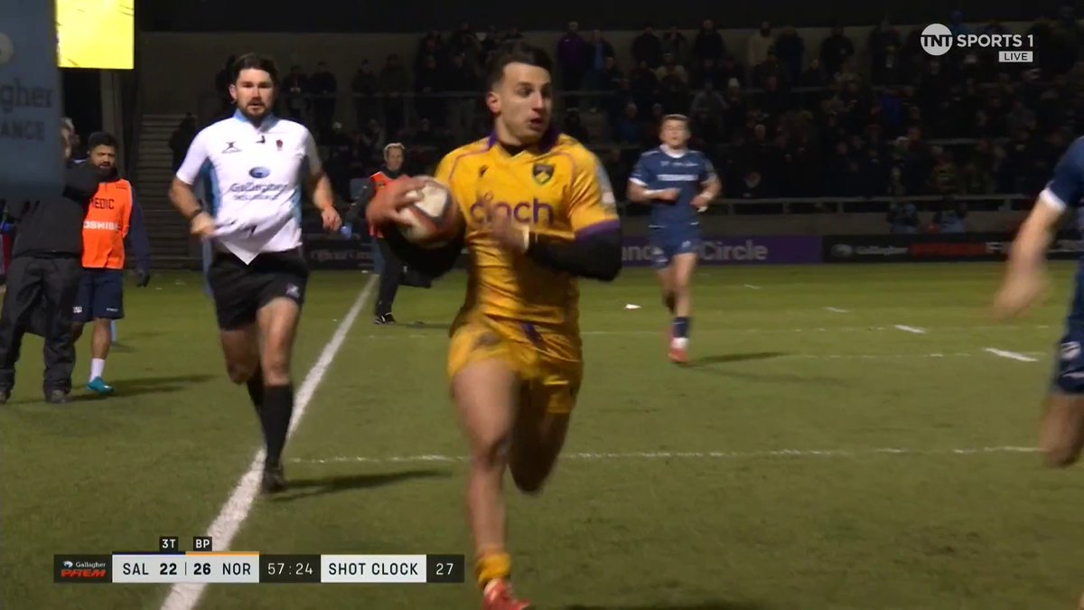 Edoardo Todaro is a superstar 🌟 The 19-year-old gets his 7th PREM Rugby try and Northampton Saints 😇 take the lead once more 🇮🇹 📺 TNT Sports &amp; discovery+ UK