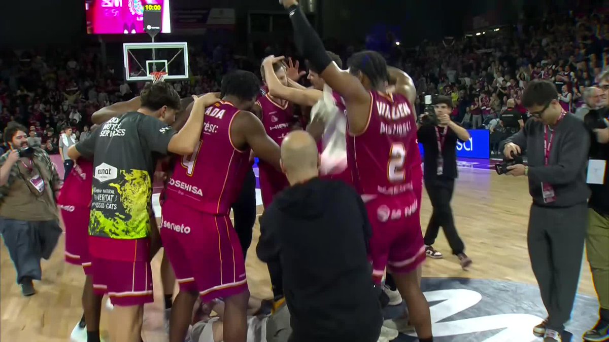 ¡La familia burdeos celebra su octava victoria en #LigaEndesa! 💜 📺 DAZN España | HIOPOS LLEIDA