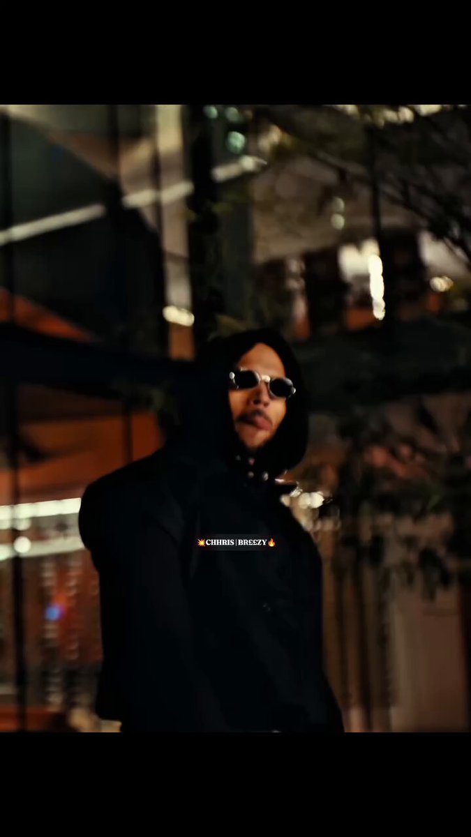 ugh he’s so SEXYYY in this video 🫦