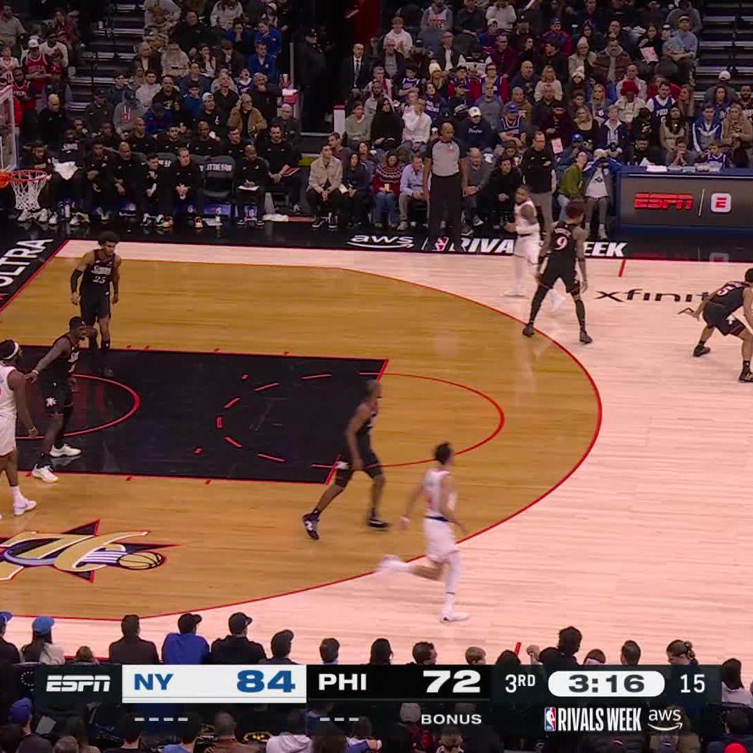 FLIGHT 23 CLEARED FOR TAKEOFF. Mitchell Robinson throws it down!