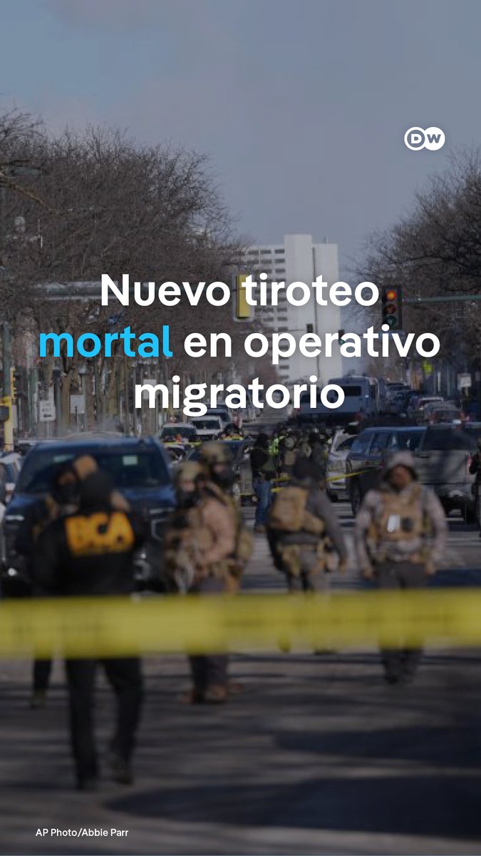 Agentes federales matan a un hombre de 37 años en Mineápolis Un ciudadano estadounidense de 37 años murió tiroteado por agentes federales durante un operativo en Mineápolis (Minnesota), en el marco de una intensificación de la política migratoria del presidente Donald Trump. El Departamento de Seguridad Nacional afirma que el hombre portaba un arma y que los agentes dispararon en defensa propia. Trump defendió la actuación de los agentes, calificándolos de “patriotas” y acusando al gobernador de Minnesota, Tim Walz, de “incitar a la insurrección” por sus críticas a los operativos.