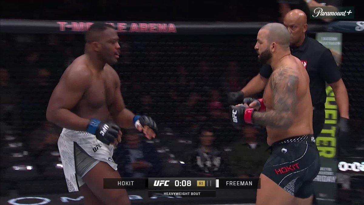 First ever UFC finish via middle finger 💀