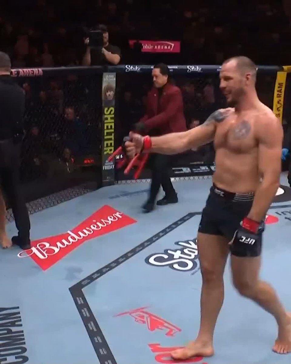 NO SCORECARDS NEEDED TONIGHT 🤯 Nikita Krylov gets the KO in the final seconds to keep the finish streak going! [ #UFC324 | LIVE on @ParamountPlus ]