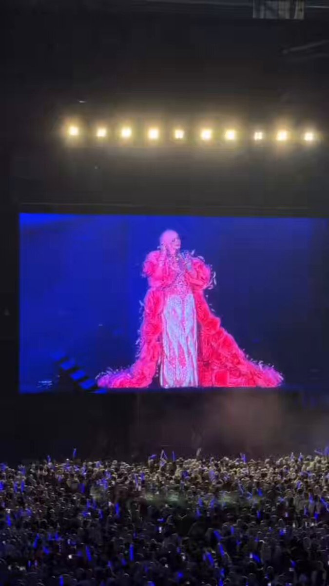 “..ear monitor saya, rasa nak pecah” - Siti Nurhaliza Siti reacting to the powerful singing, screams &amp; thunderous cheers from 72,000 fans at her sold-out concert at the 2nd-largest concert-hosting stadium in Asia. #Legacy30SitiNurhaliza #StadiumNasionalBukitJalil #SitiHistory