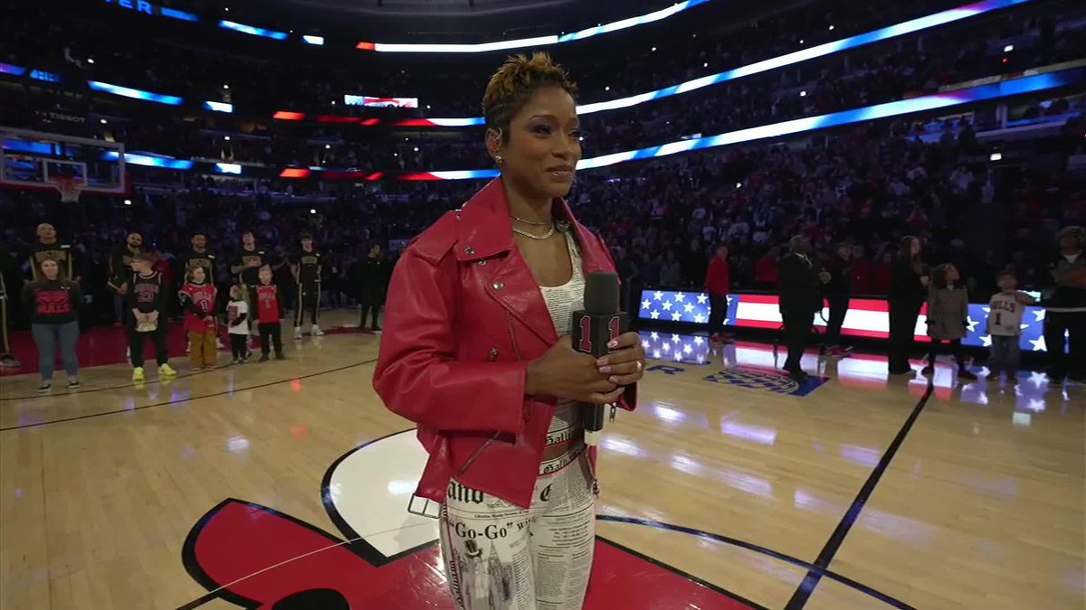 Much love Keke Palmer for singing the National Anthem for D-Rose Jersey Retirement Night ❤️