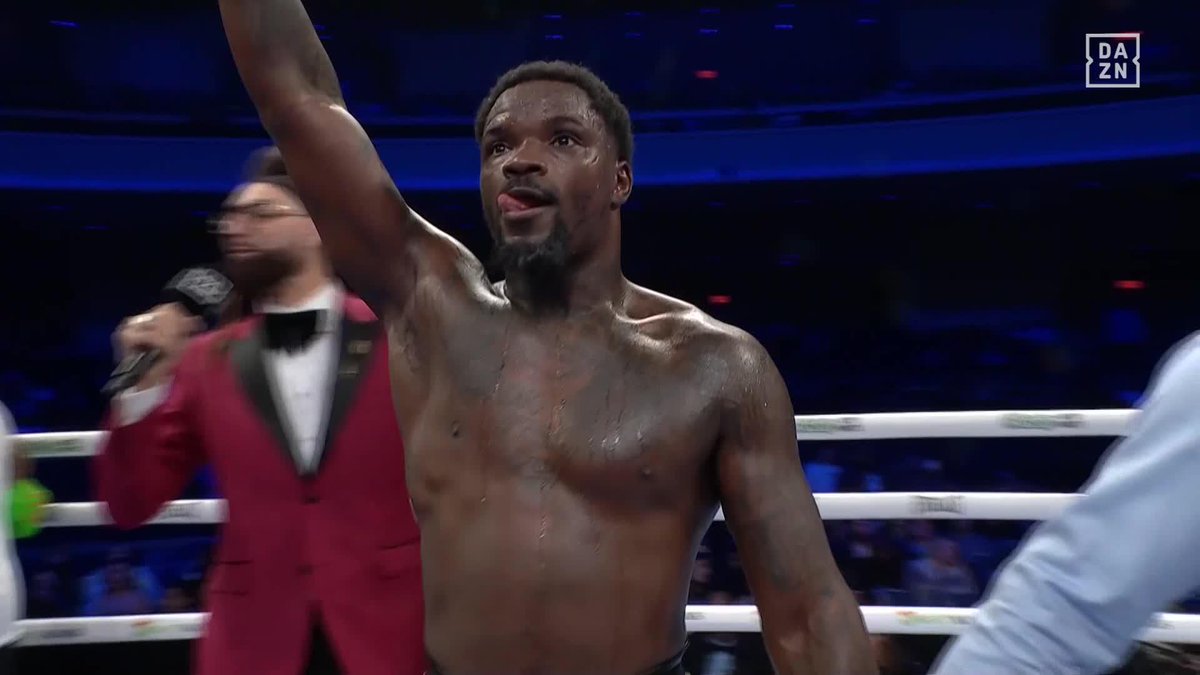 Khalil Coe gets the majority decision win over Jesse Hart 👀 #MuratallaCruz | Live NOW on DAZN ▪️