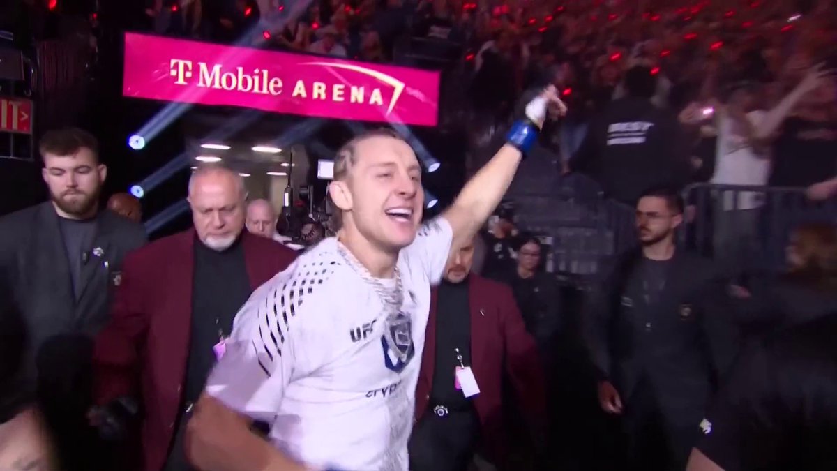 "OHHH PADDY THE BADDY!" Paddy Pimblett makes that walk! 🟠 #UFC324 | BUY NOW on TNT Sports Box Office ▶️