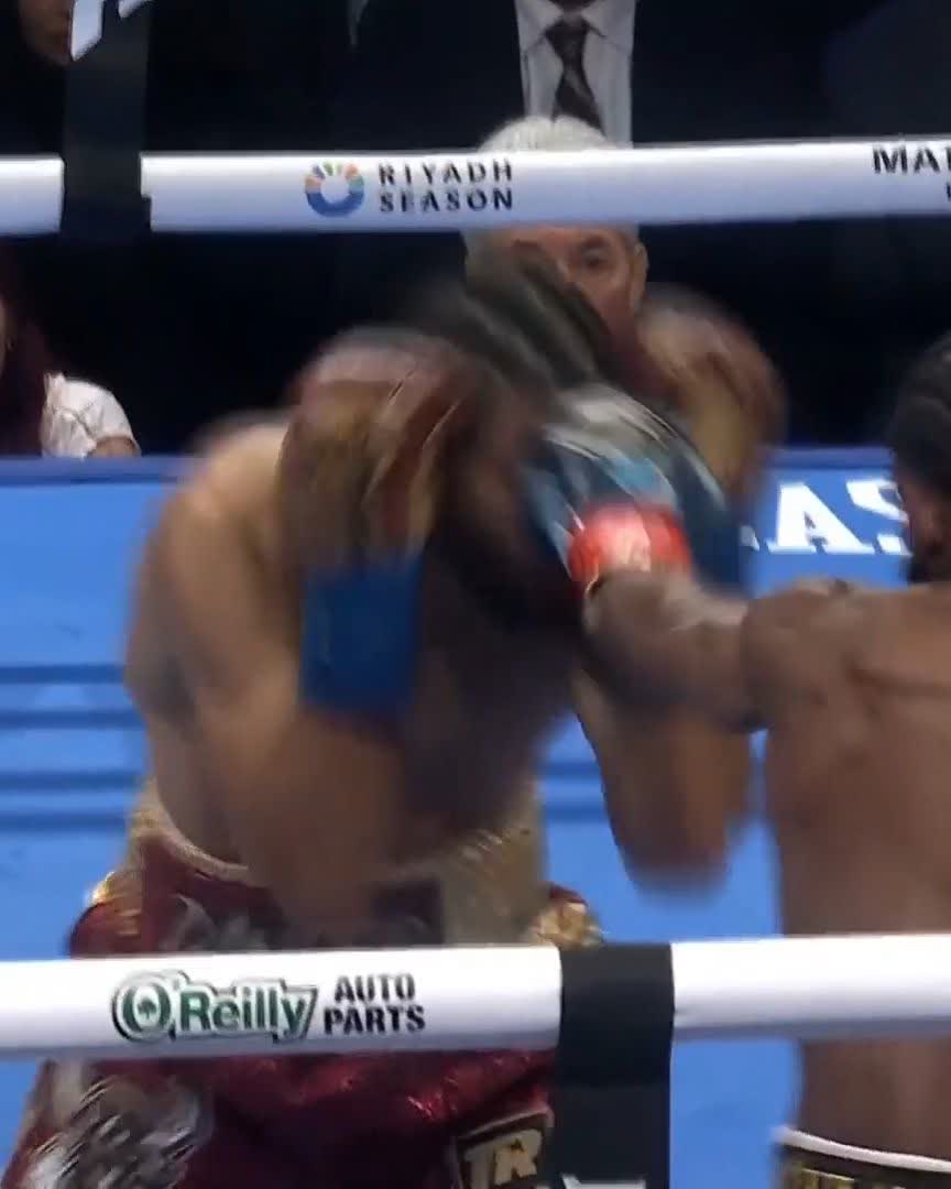 The skills on display from both men 🤌 DAZN Boxing #MuratallaCruz