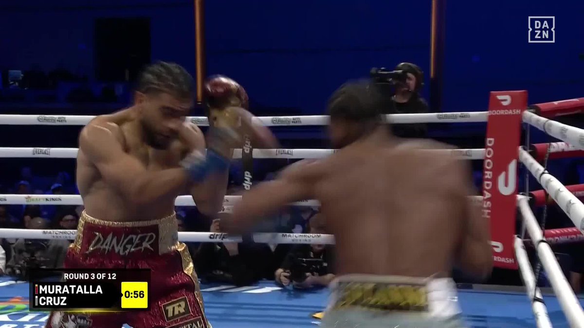 Muratalla is walking Cruz down but getting tagged while doing so. Good fight so far! #BOXINGnBBQ #BOXING #MuratallaCruz