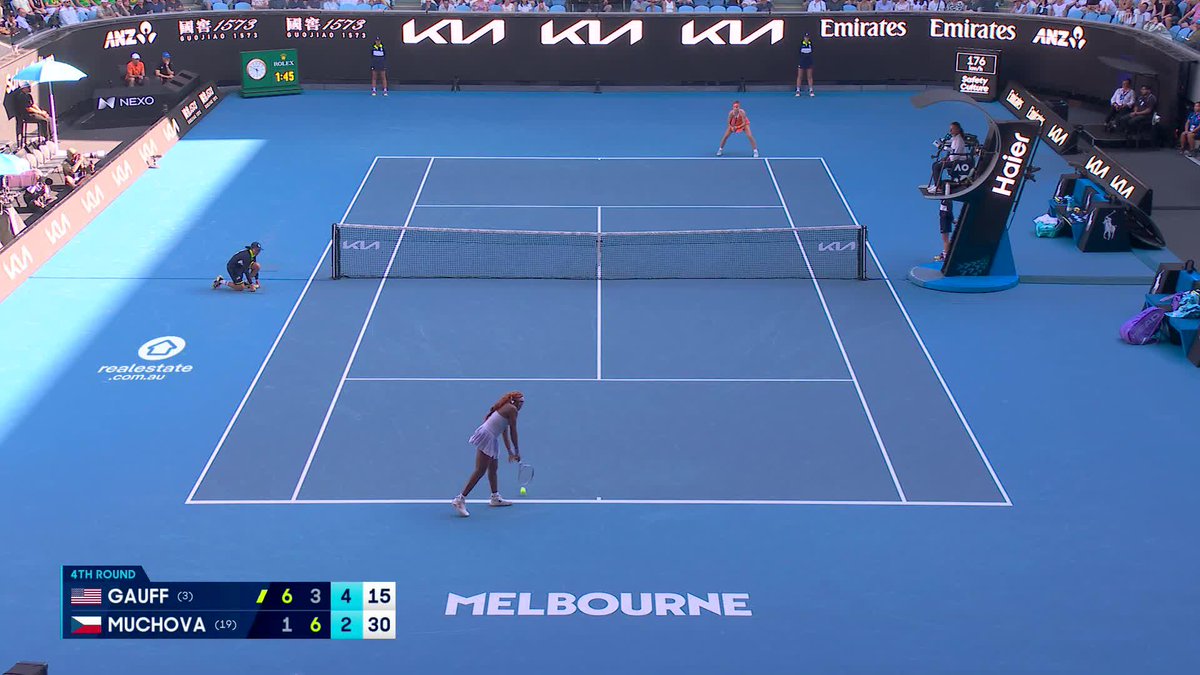 Coco Gauff hits an EXCEPTIONAL lob against Muchova at the Australian Open. Brilliant. 🇺🇸