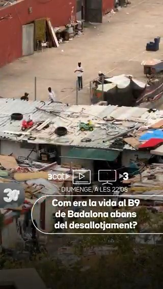 Quรจ era el B9 de Badalona? Com s'hi vivia? Un equip de #30Minuts3Cat hi va entrar abans del desallotjament โช๏ธ El reportatge "B9", a #30Minuts3Cat โช๏ธ Diumenge, a les 22.05, a TV3 i a la plataforma 3Cat โถ๏ธ ๐ฒ #B9Badalona3Cat