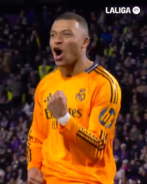 Icónico. 🎯Tal día como hoy, Kylian Mbappé marcaba su primer HAT-TRICK con el Real Madrid C.F. en LALIGAEASPORTS.