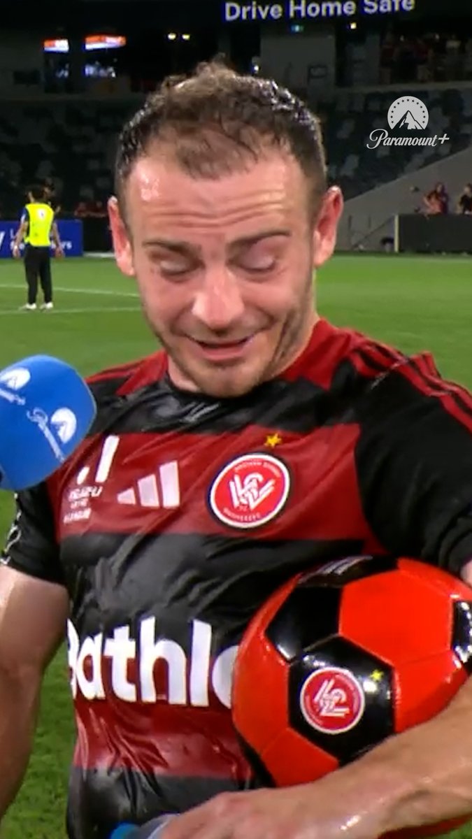 'I'm the only Scottish person that tans, by the looks of it!' 🤣🏴󠁧󠁢󠁳󠁣󠁴󠁿 Match-winner Ryan Fraser relives his goal and the scenes that followed after a memorable debut for WS Wanderers FC.