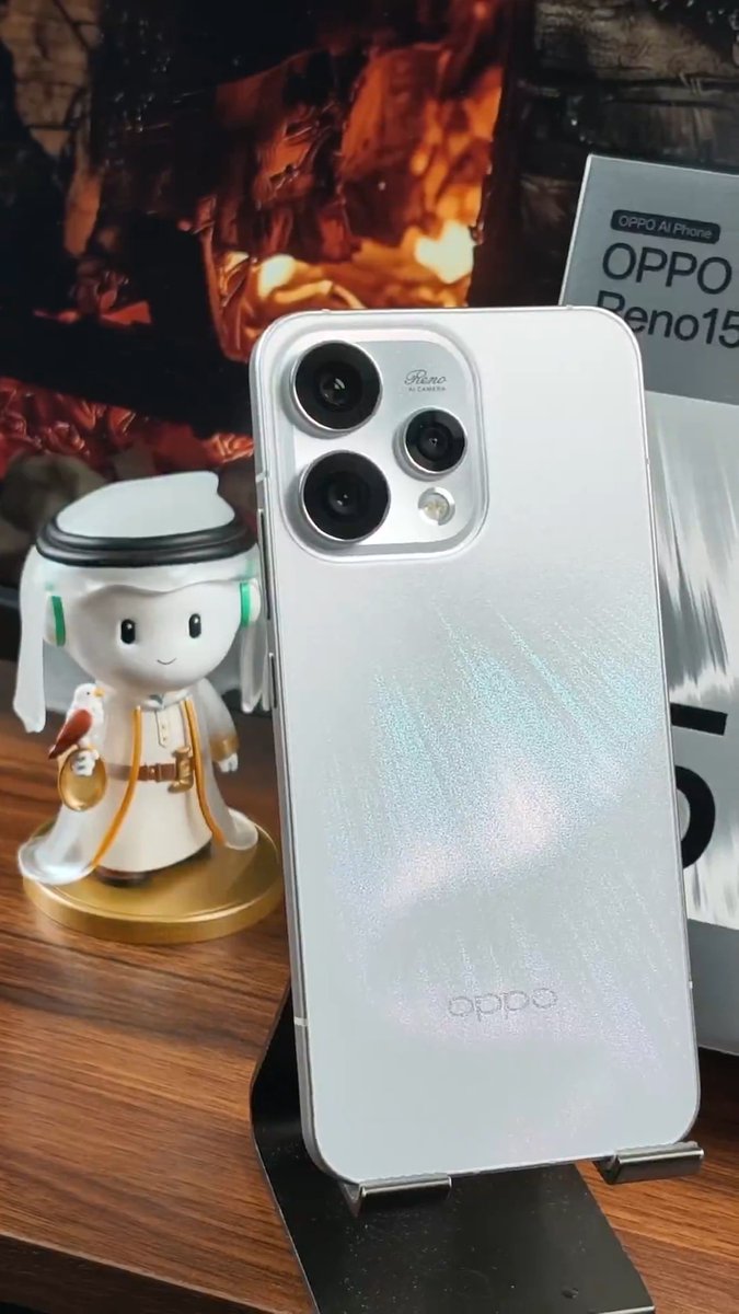 10 أشياء لازم تعرفها عن هاتف أوبو رينو 15 📱◻️ تصميم بلون الشفق الابيض✔️ 3 كاميرات 50MP✔️ مشاركة مع آيفون✔️ بطارية كبيرة وشحن سريع✔️ ميزات الذكاء الاصطناعي✔️ المزيد في الفيديو🤍 متوفر للشراء الآن⬇️ #OPPOAIPhone #OPPOReno15 اعلان