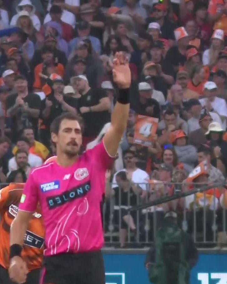 Finn Allen belting starc in the Final 😡