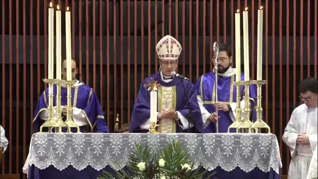#EnDirecto | El obispo de Cรณrdoba se desplaza hasta Adamuz para presidir la misa funeral en memoria de las vรญctimas del accidente ferroviario que tuvo lugar el pasado domingo, donde 45 personas perdieron la vida