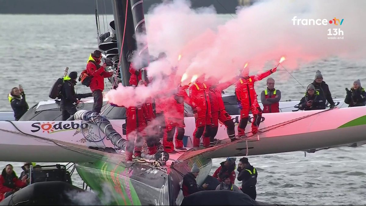 Le navigateur Thomas Coville et ses six membres d'équipage ont bouclé dimanche 25 janvier leur tour du monde à la voile en 40 jours, 10 heures, 45 minutes et 50 secondes, a annoncé l'organisateur du Trophée Jules-Verne. C'est 12 heures de mieux que le précédent record.