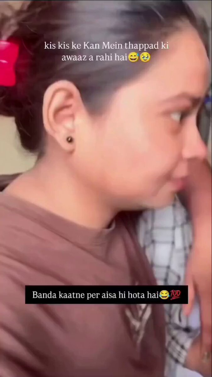 🇮🇳A viral video from India shows two girls slapping another girl over 60 times, reportedly over a man they both liked. WTF!!