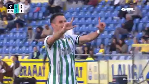 - Mi novia: No juegues a Fut Champions que te pones como un loco - Yo: Te prometo que esta vez no rompo nada Mi defensa en el minuto 9 del primer partido: