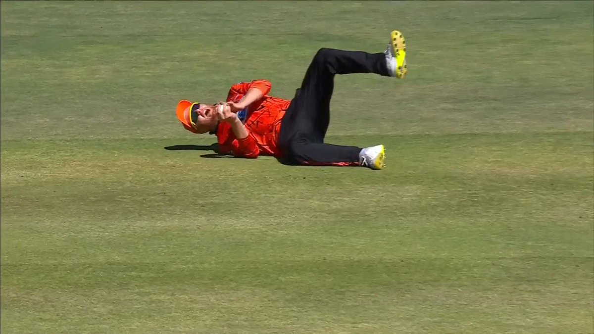 "They are jumping in the air as if they've won the tournament!" Jonny Bairstow with the catch 🔥