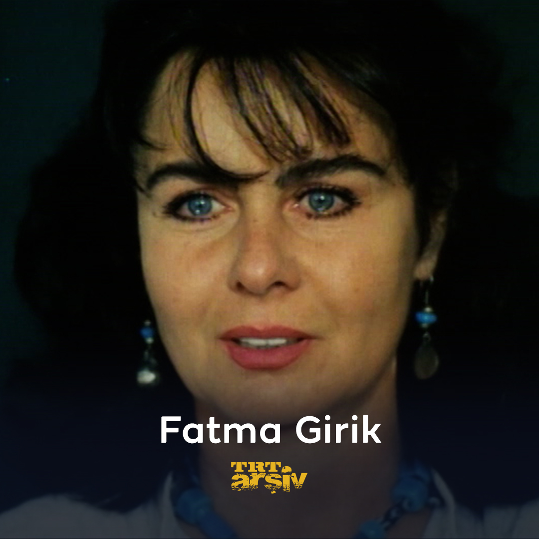 Rol aldığı karakterlerle hafızalarda yer eden usta oyunca Fatma Girik’in sanat serüvenin dinliyoruz. 🎞️