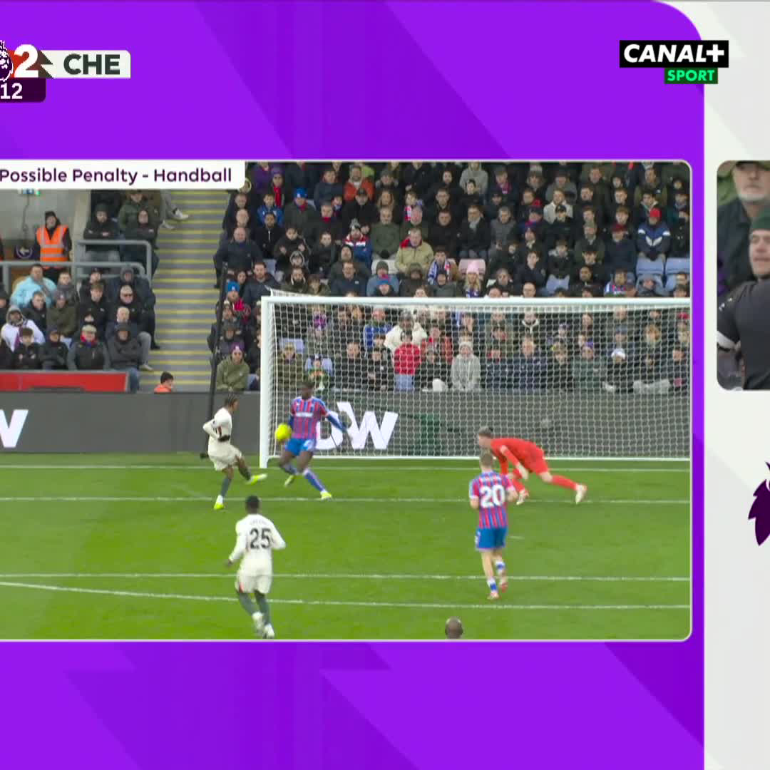 Ruka ➡️ penalta pro Chelsea, ale ne červená karta pro Canvota ❌🔴 Rozhodčí England totiž vyhodnotil ruku obránce Crystal Palace jako neúmyslnou. #CRYCHE – 1:3