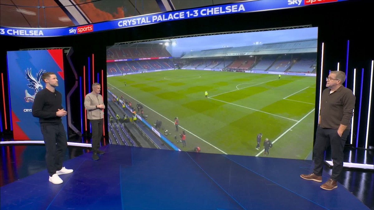 🗣️ "I don't understand why he's getting yellow carded for it, what's he supposed to do?!" Jamie Carragher and Gary Cahill take a closer look at the Chelsea penalty incident 🤔