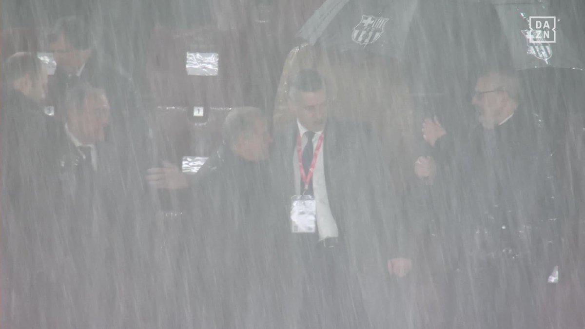LO DE LA GRANIZADA HISTÓRICA QUE HA CAÍDO EN EL CAMP NOU… ¿¡QUÉ LOCURA ES!? 😳😳😳😳😳 VAYA IMAGEN ⛈️ #LALIGAenDAZN ⚽️