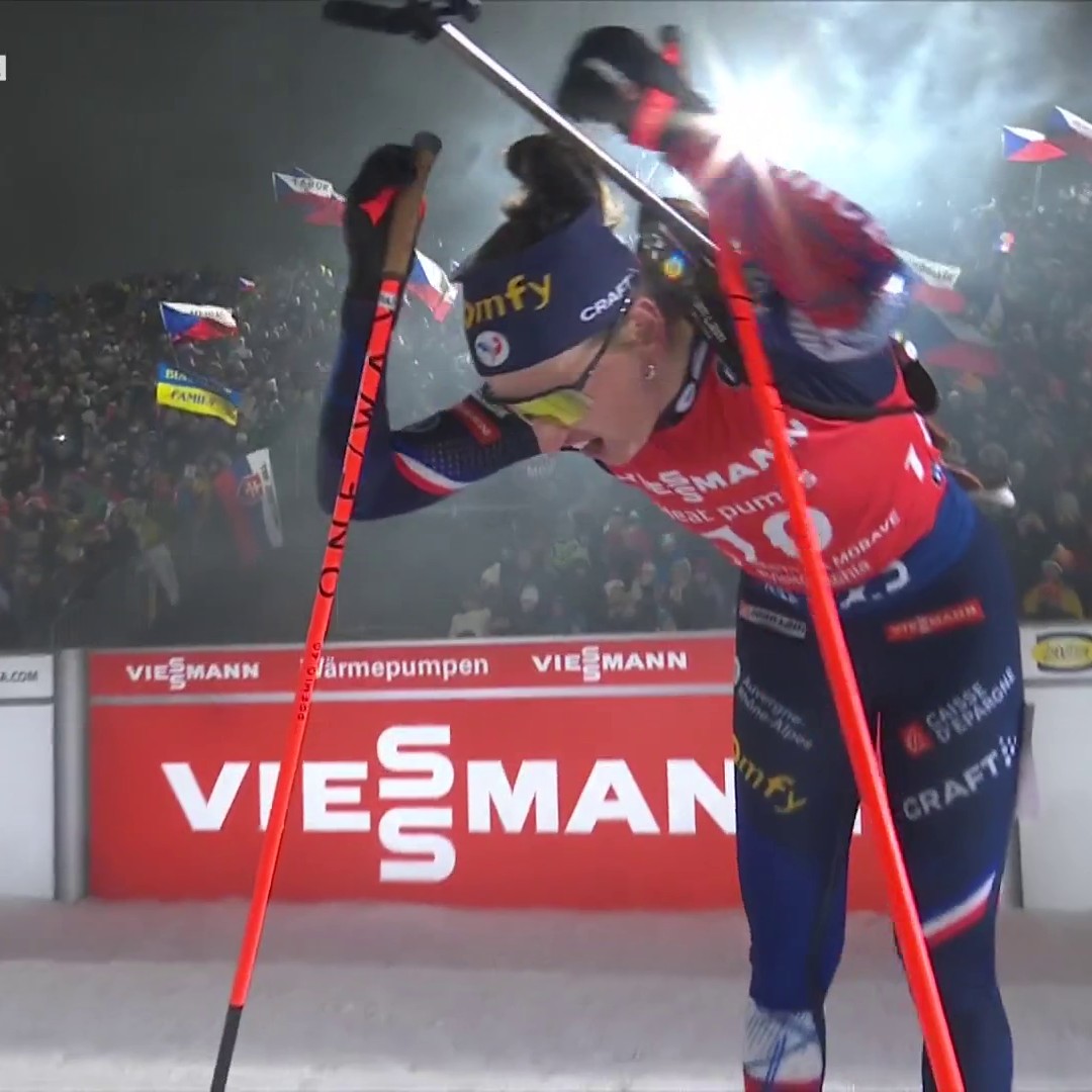 MAIS OÙ TROUVE-T-ELLE TOUTE CETTE ÉNERGIE ? Julia Simon s'impose au terme d'une fin de course dingue 🤯 #ChaletClub