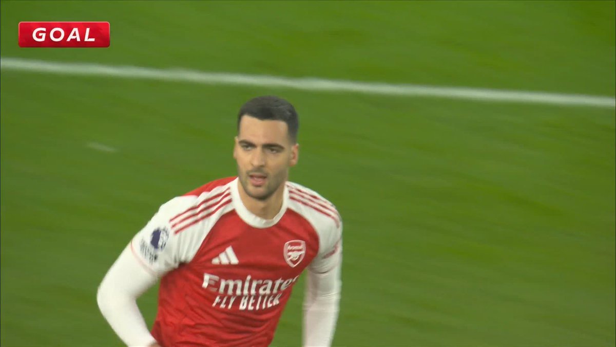 The Emirates, ERUPTS! 🤯 Mikel Merino finds the equaliser for Arsenal!