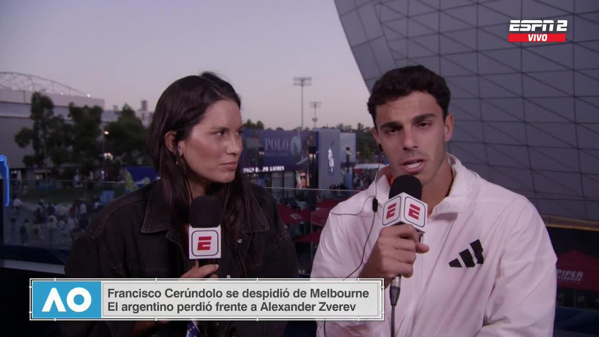 Fran Cerúndolo habló tras su eliminación del Australian Open: 🗣 "No jugué excelente, pero tampoco que jugué mal. Del otro lado estaba Zverev, el N°3 del mundo. Obvio que te vas caliente por la derrota pero a veces tu rival juega mejor y toca felicitarlo"
